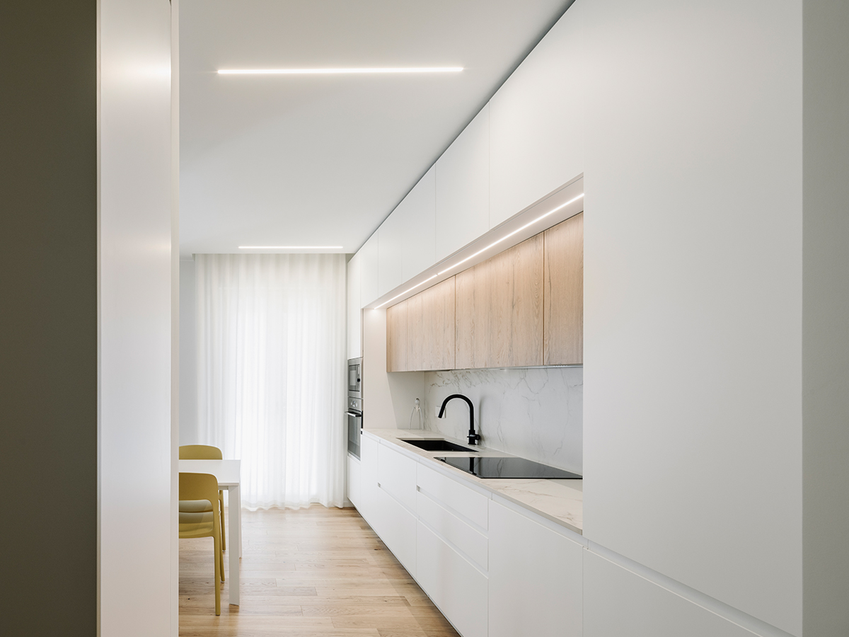 Cucina ADA House progettata da MANCA, con un design moderno e funzionale, ideale per ambienti eleganti e pratici.